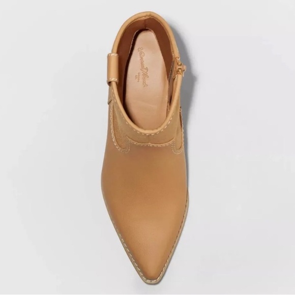 ⚠️‼️FLASH SALE‼️⚠️
Universal thread Tan Ankle Boots with Block Heel - Picture 4 of 10